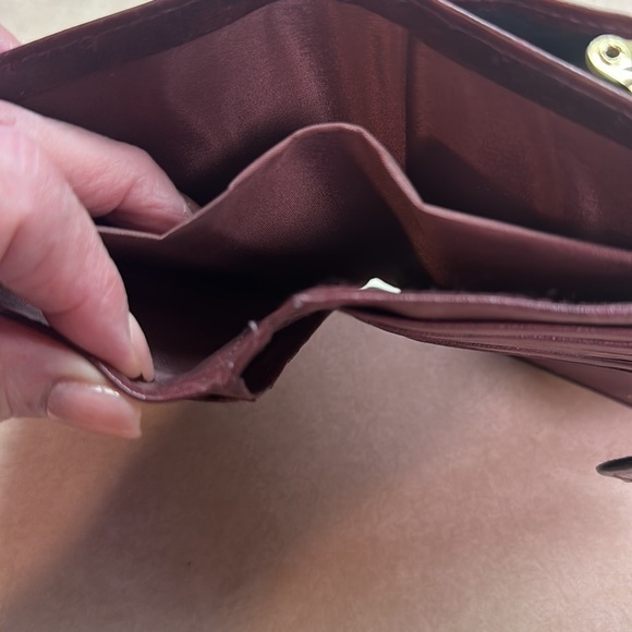 Buxton Card Leather Wallet W/Coin Attachment Deep Burgundy EUC - Picture 6 of 8